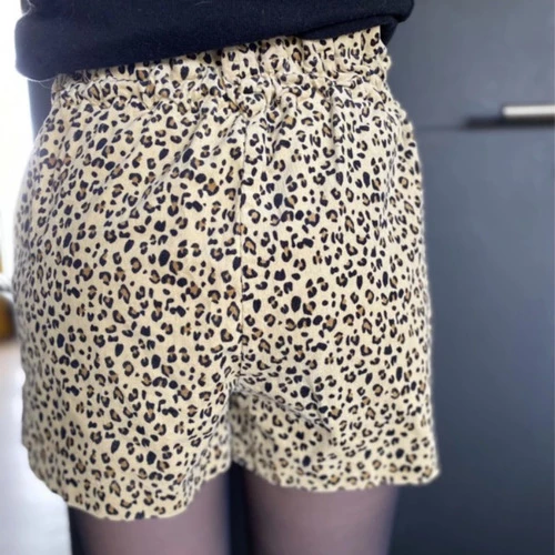 Bizzbee Short beige léopard Couleur Multicolore 3 Bizzbee Short beige léopard Couleur Multicolore – Image 3